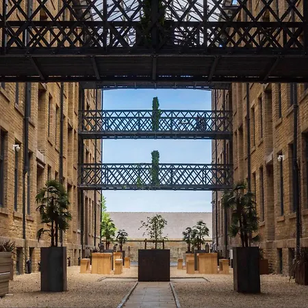 Bliss Contractor Apartments- Sleeps 6 Bradford