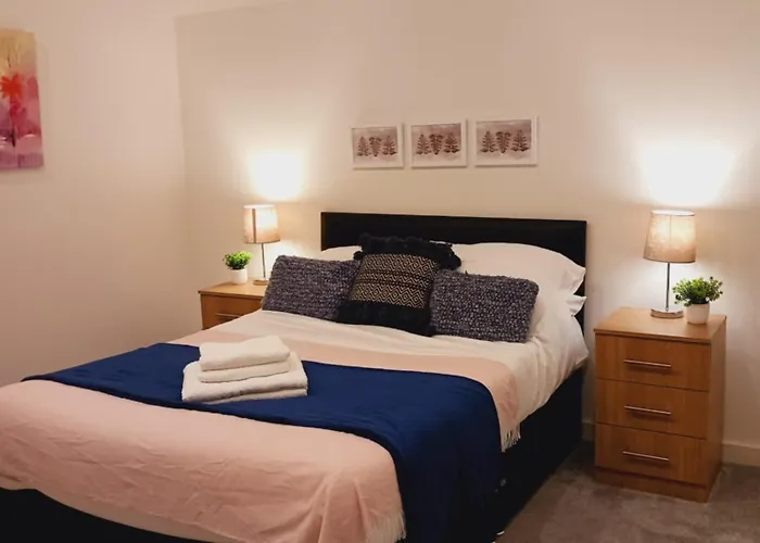 Bliss Contractor Apartments- Sleeps 6 Bradford