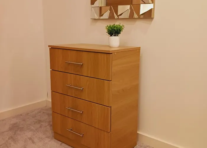 Apartman Bliss Contractor Apartments- Sleeps 6 *