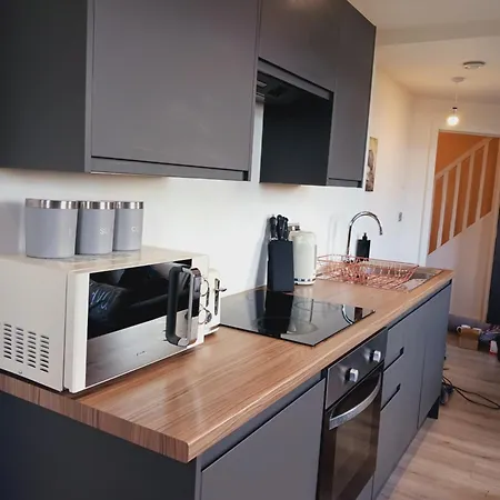 Bliss Contractor Apartments- Sleeps 6