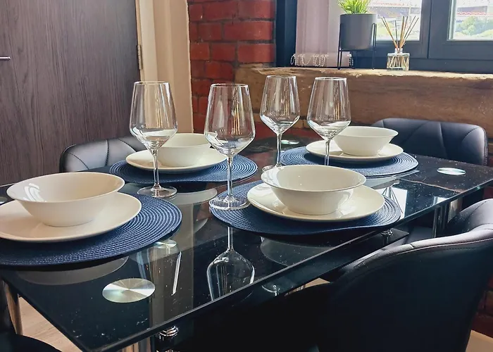 Bliss Contractor Apartments- Sleeps 6 *