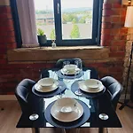 Appartamento Bliss Contractor Apartments- Sleeps 6 *